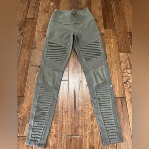 ALO Yoga Moto Leggings Olive Green Medium